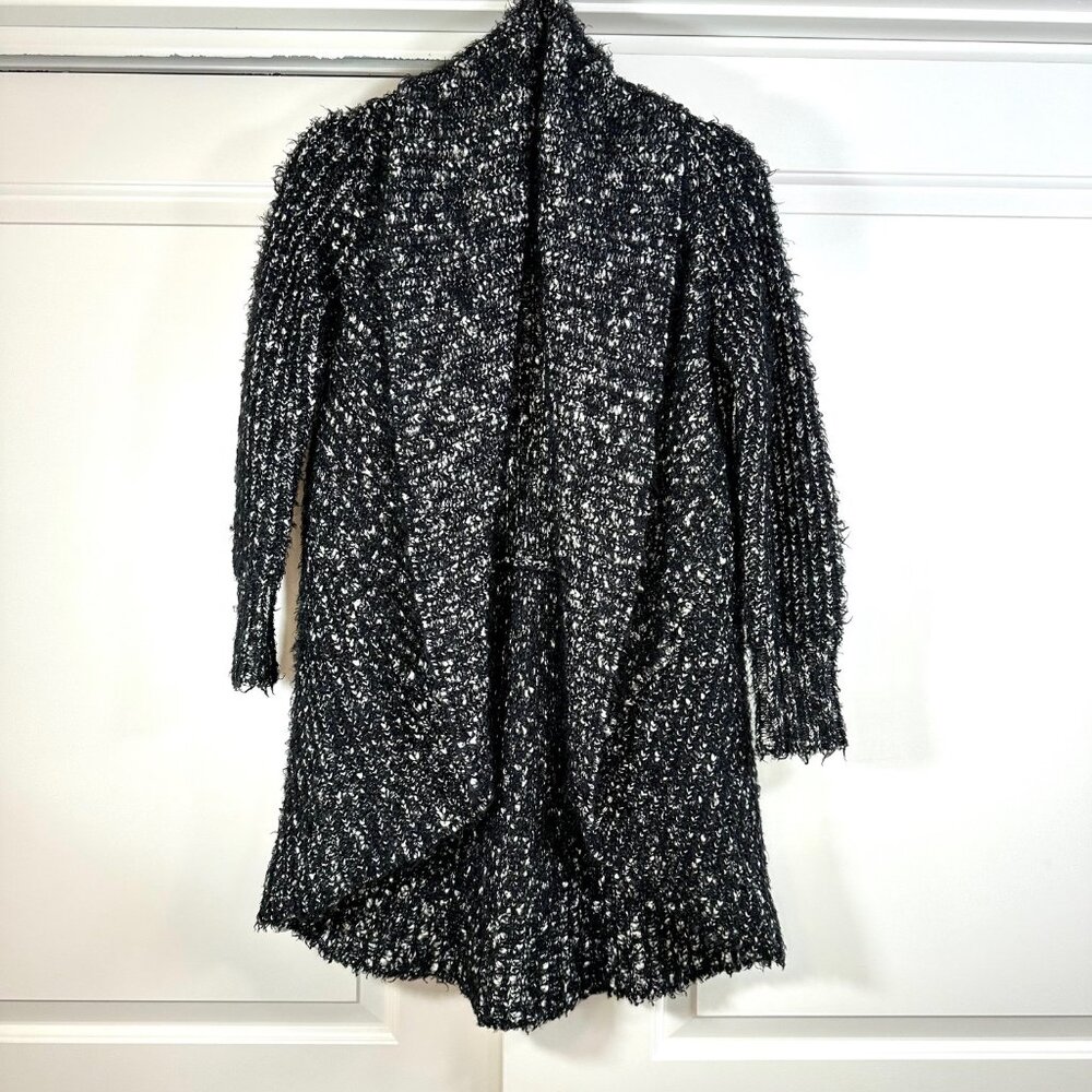 XOXO Black & White Open Drape Front Cocoon Cardigan Medium - Picture 2 of 11